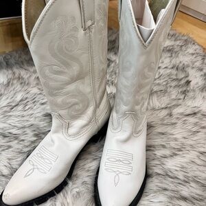 White Western Cowboy Boots